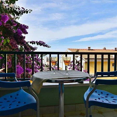 Mustapic Apartment *