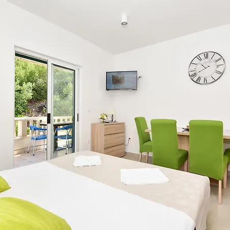 Mustapic Apartment *