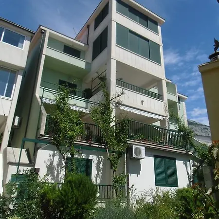 Mustapic Apartment *