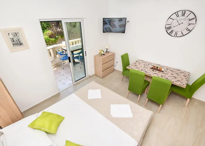 Mustapic Макарська