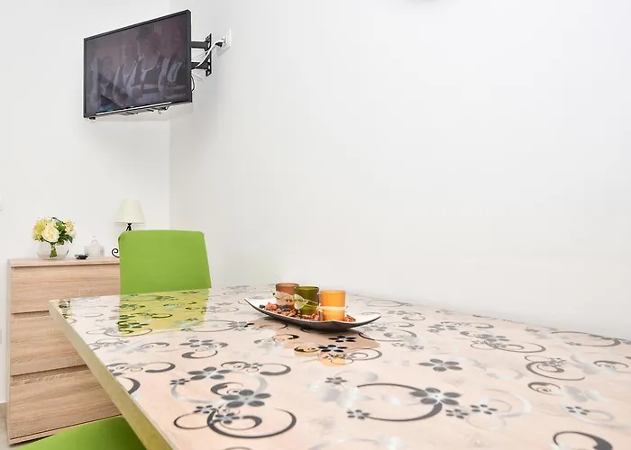 Mustapic * Макарська