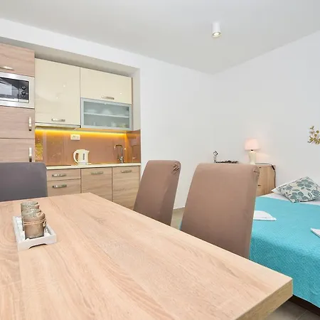 Mustapic Lägenhet Makarska