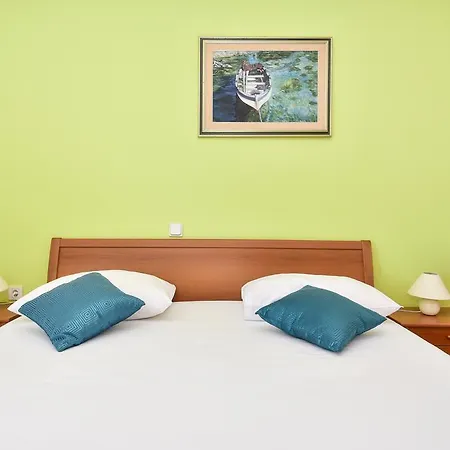 Mustapic Lägenhet *